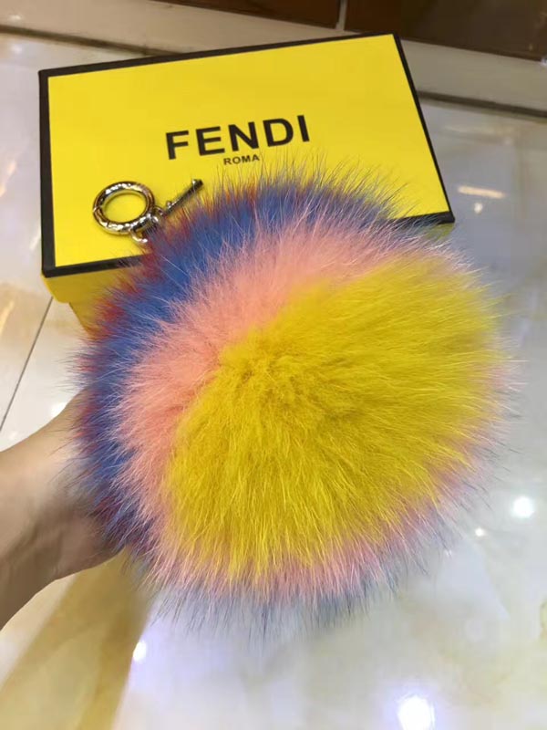 2017SS フェンディスーパーコピー 絶対欲しい*POMPOM CHARM*ポンポン バッグチャーム